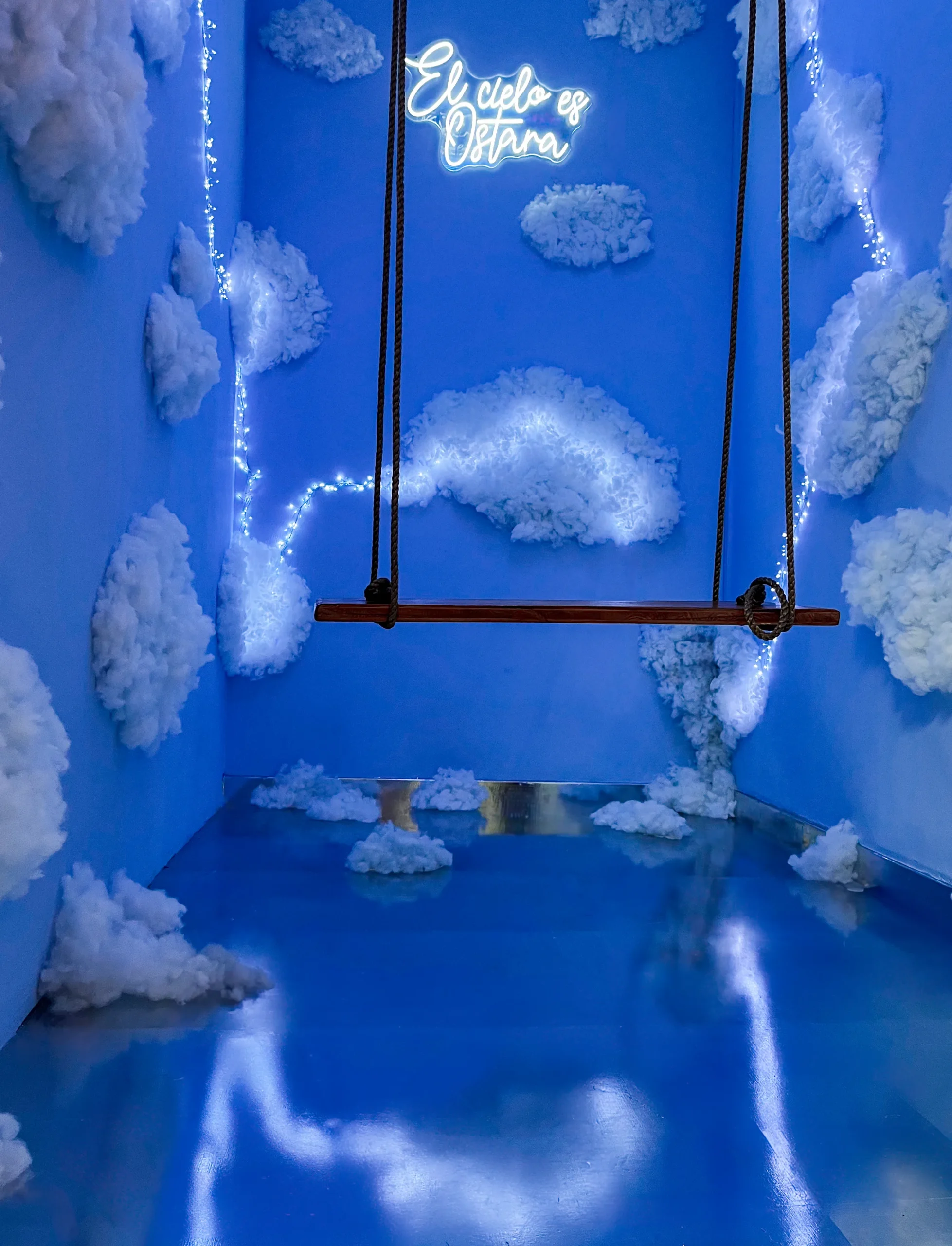 Cuarto con nubes azules "El cielo en Ostara"